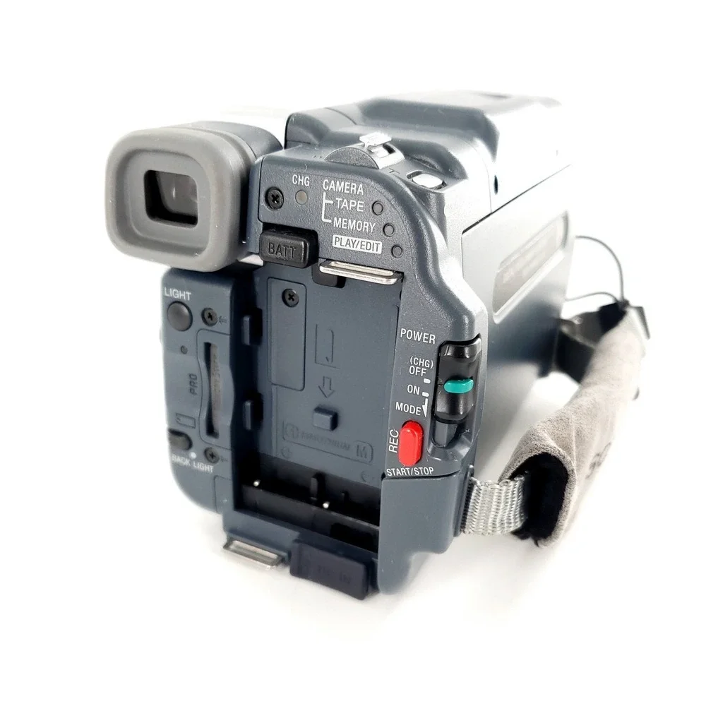 Sony Handycam DCR-TRV460 Digital8 Hi8 Camcorder Silver w/ Battery Charger Tested